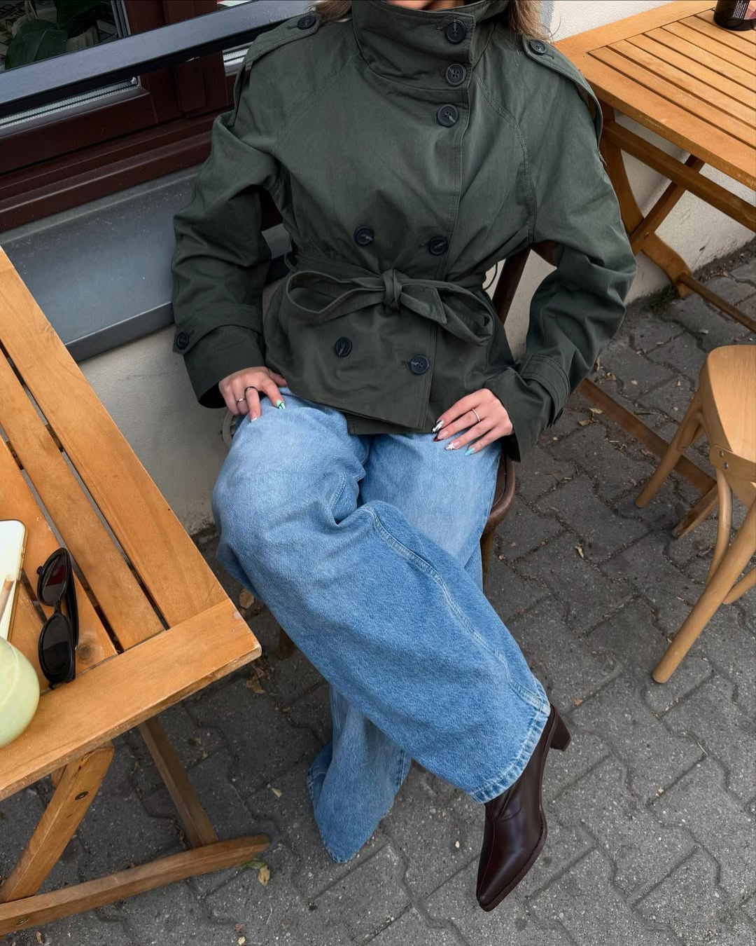 Alzea – Cropped Trench Coat with Belt