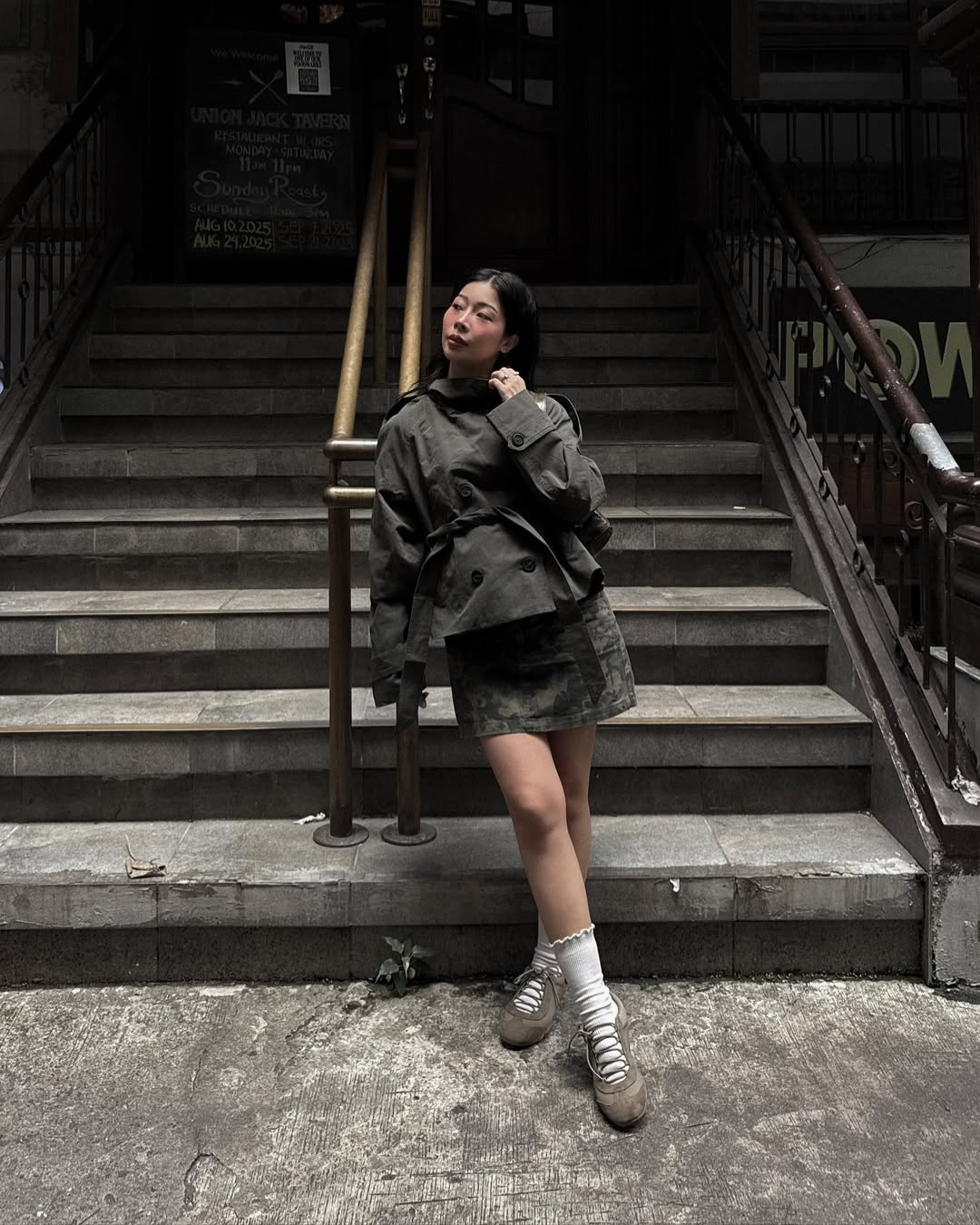 Alzea – Cropped Trench Coat with Belt