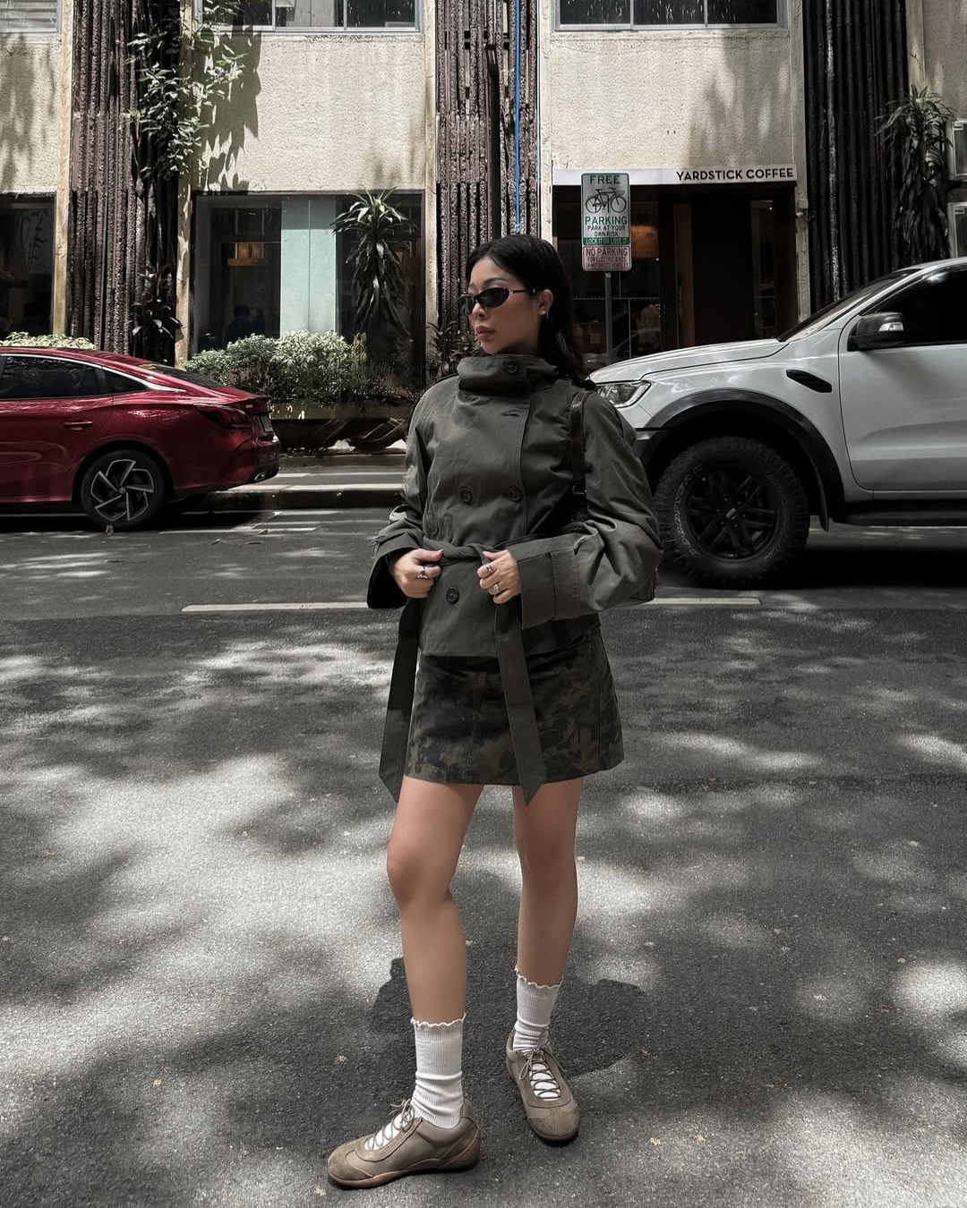 Alzea – Cropped Trench Coat with Belt